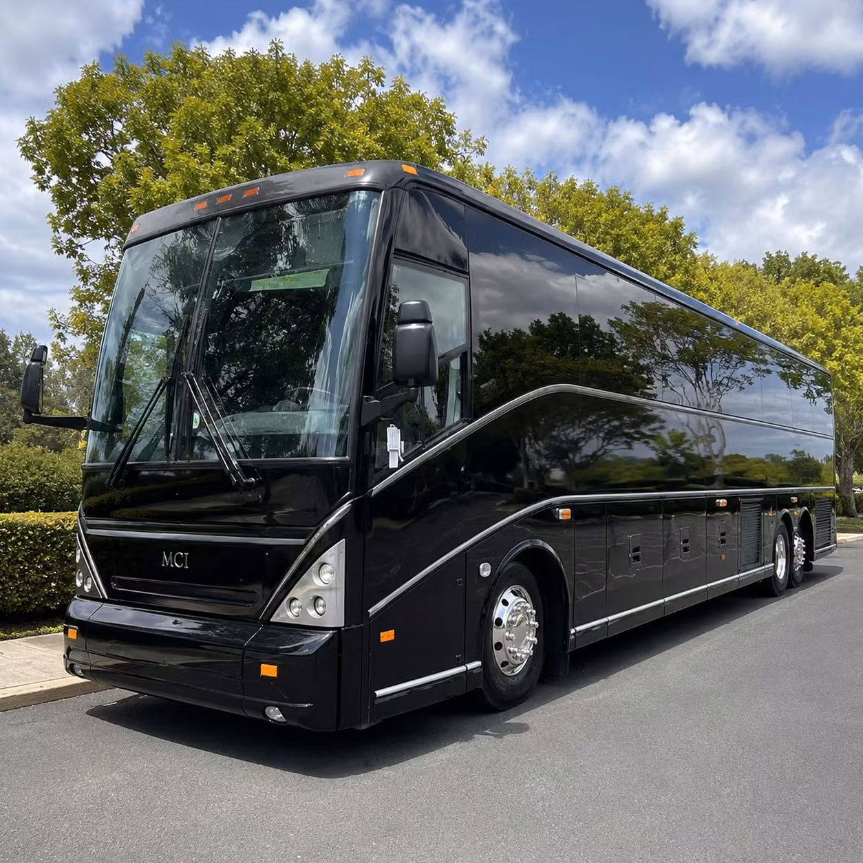 corporate groups fan clubs and large parties all book through jurupavalleycharterbus com