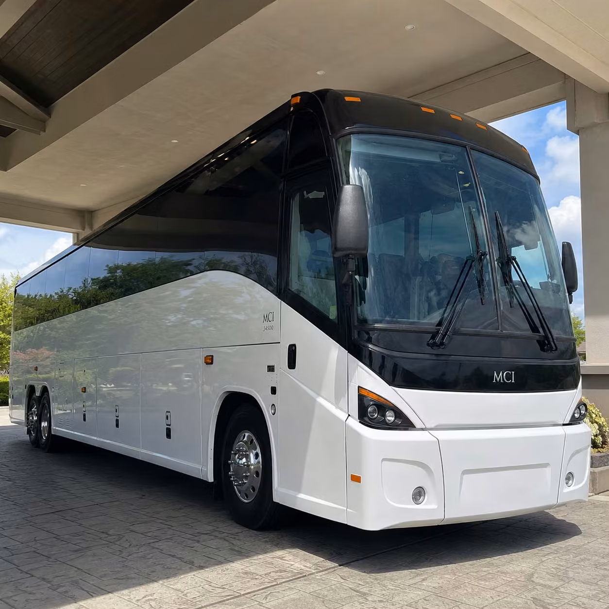 recurring commuter shuttle service for jurupa valley warehouses and distribution centers
